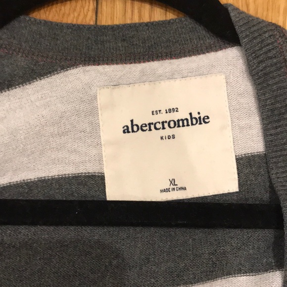 Abercrombie Kids Gray Stripe Cardigan Size XL - Picture 2 of 3